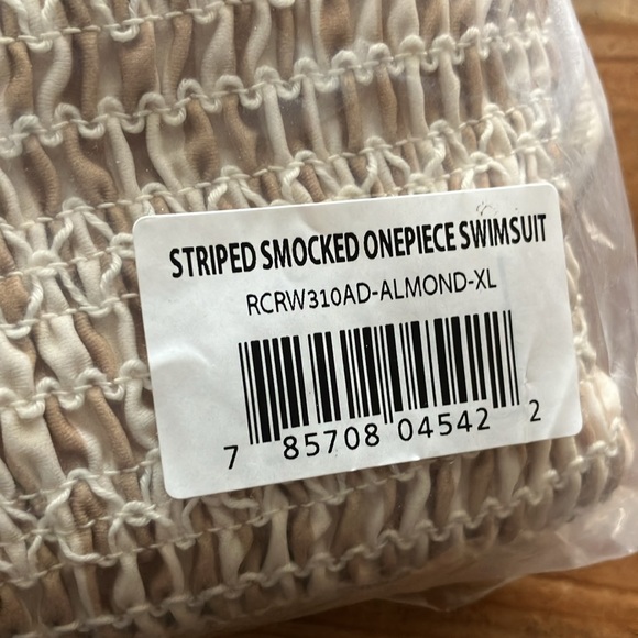 Rylee + Cru striped smocked one piece swimsuit neutral colors size XL - Picture 4 of 4